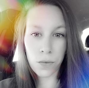 Meet your Posher, Caitlin